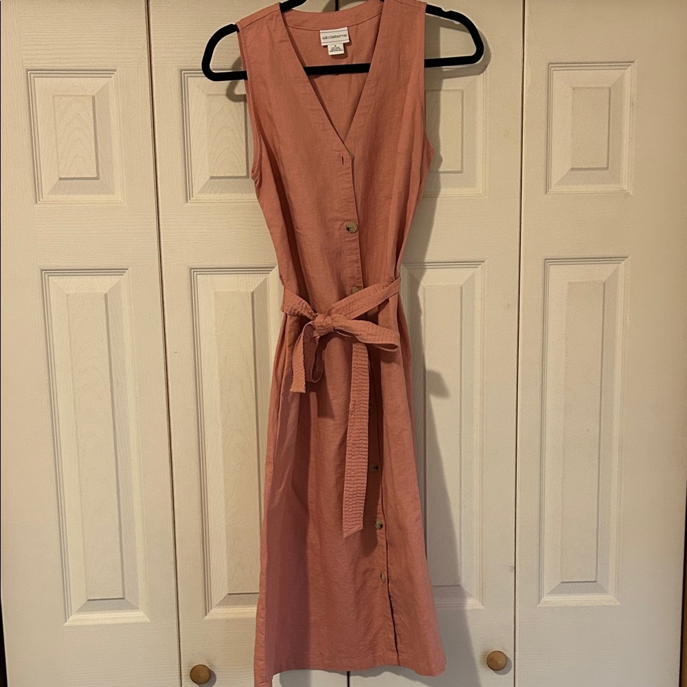 Chic Sleeveless Midi Dress in Coral by [Brand]